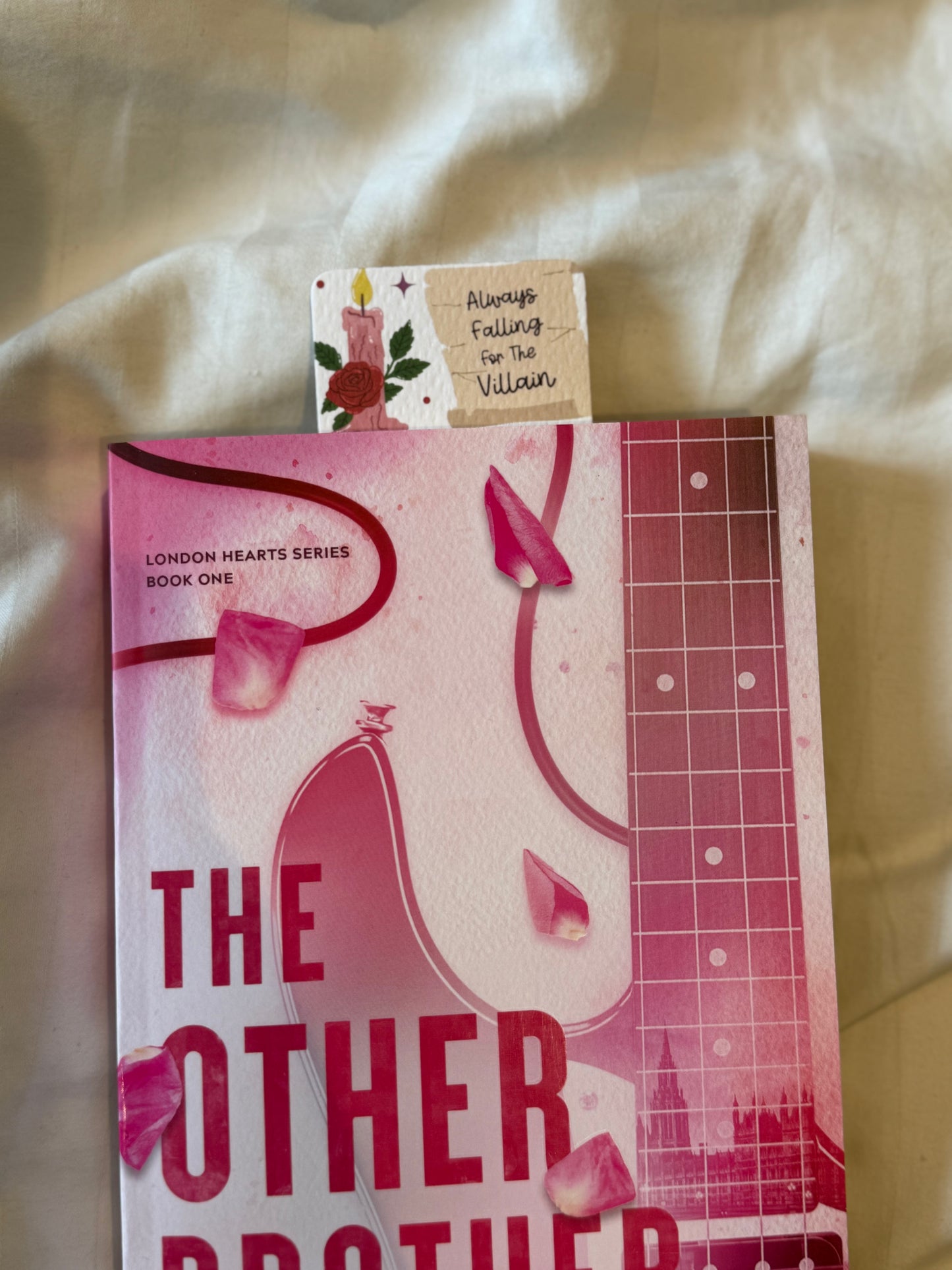 Bookmark - falling for the villain